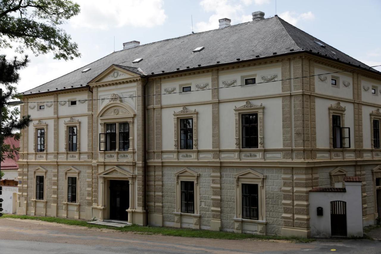 Historicke Apartmany Zelenohorska Posta Nepomuk Dış mekan fotoğraf