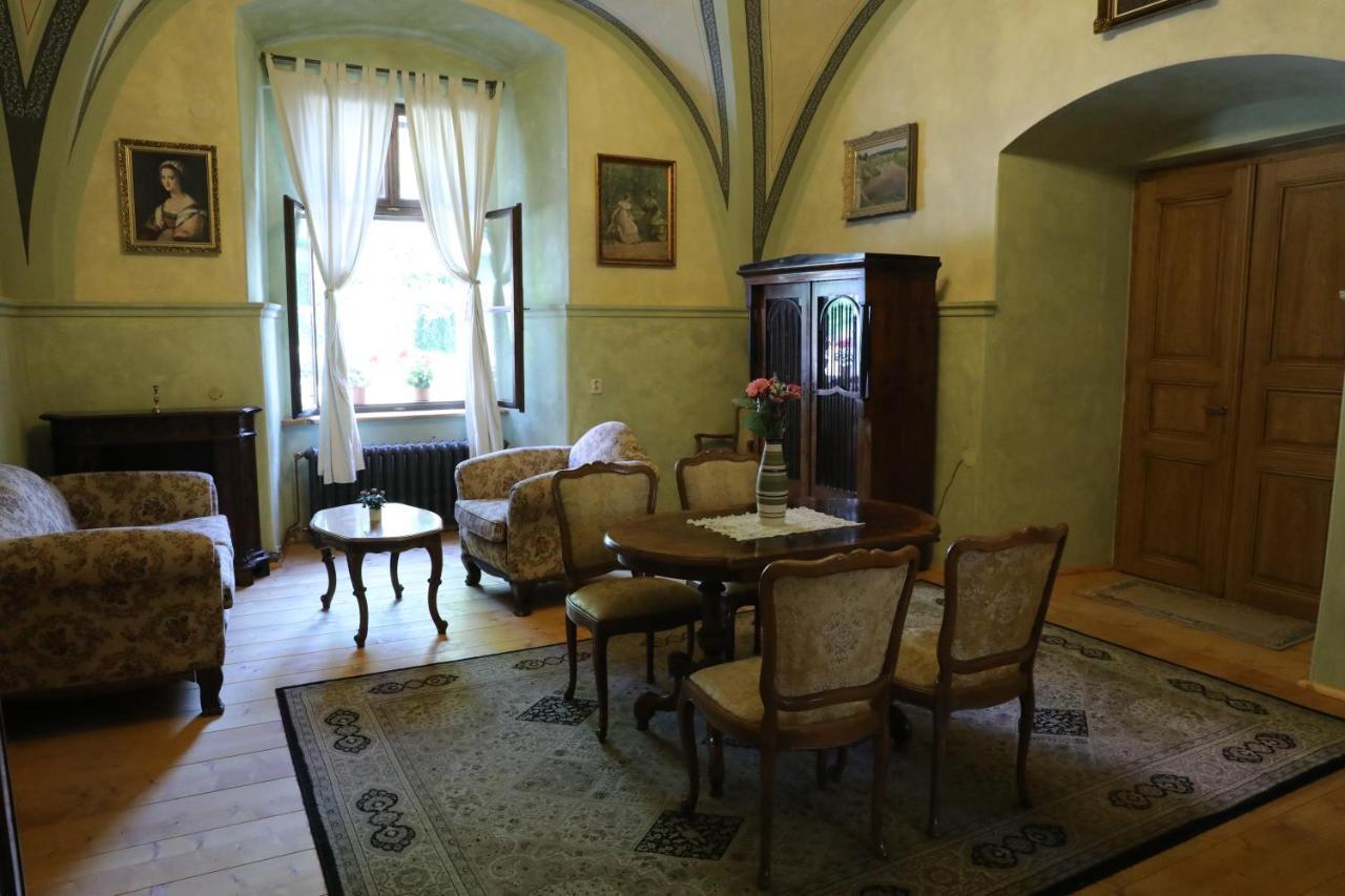 Historicke Apartmany Zelenohorska Posta Nepomuk Dış mekan fotoğraf