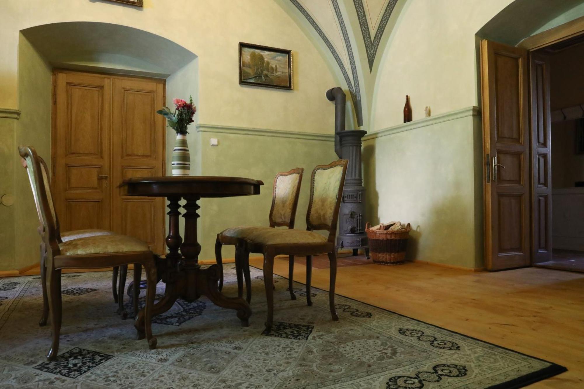 Historicke Apartmany Zelenohorska Posta Nepomuk Dış mekan fotoğraf