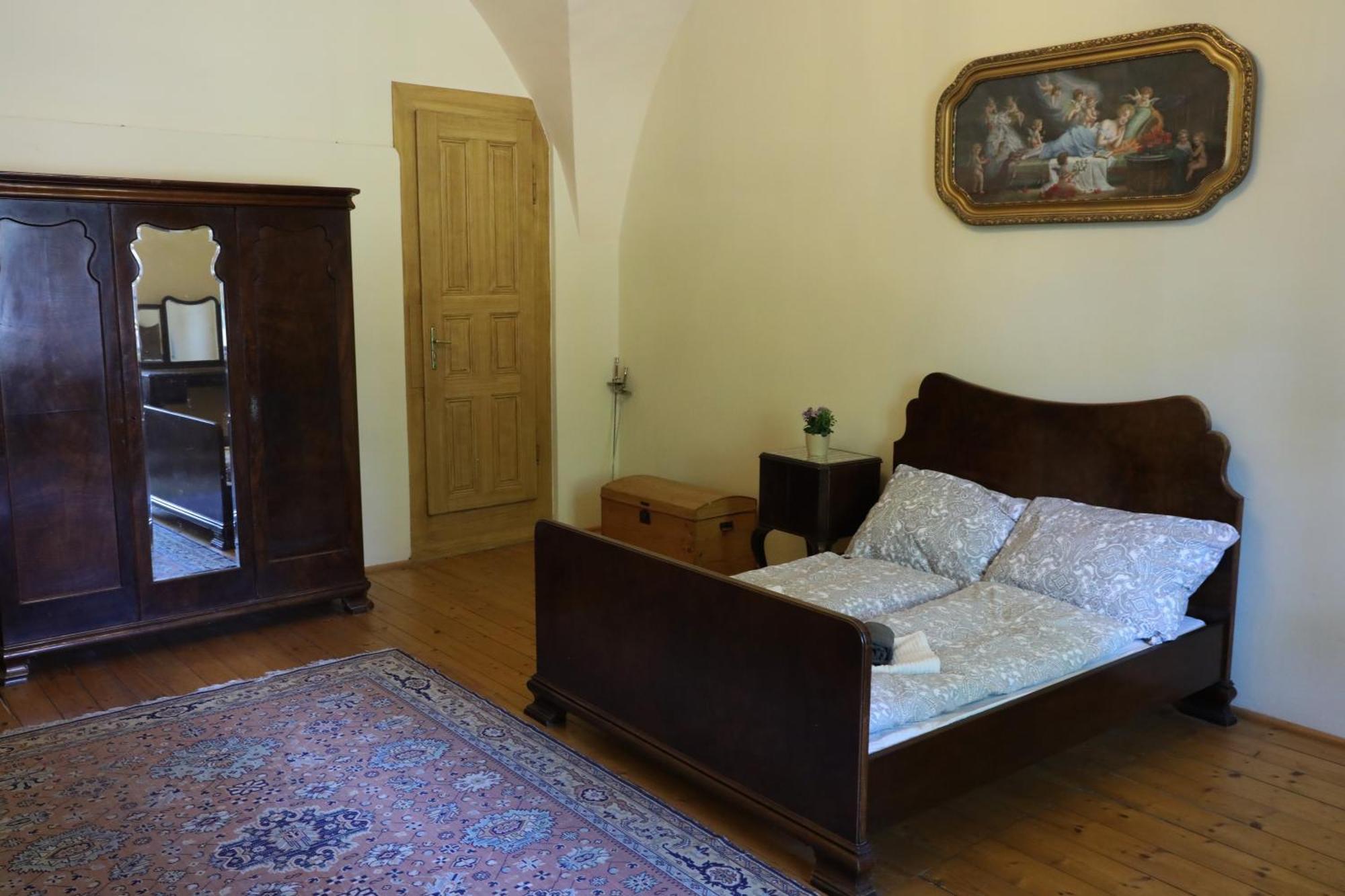 Historicke Apartmany Zelenohorska Posta Nepomuk Dış mekan fotoğraf