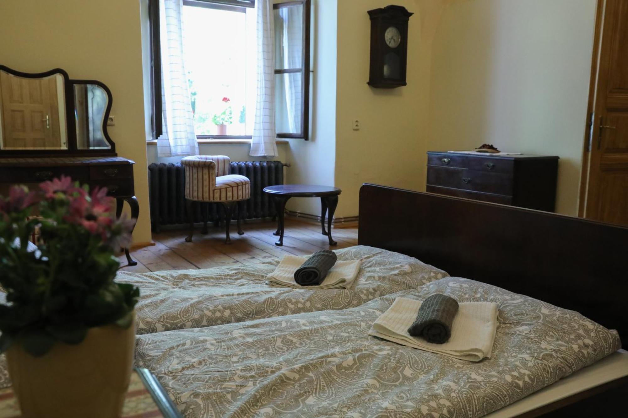 Historicke Apartmany Zelenohorska Posta Nepomuk Dış mekan fotoğraf